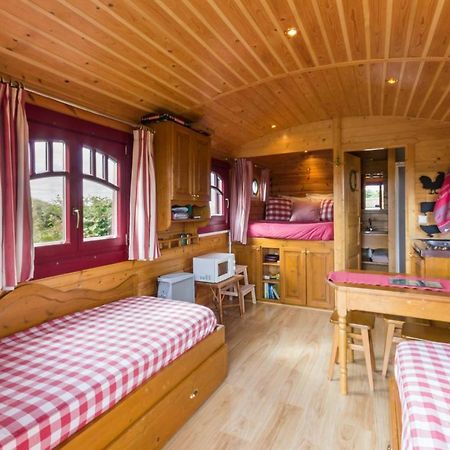 La Roulotte Des Matis Hotel Cheux Екстериор снимка